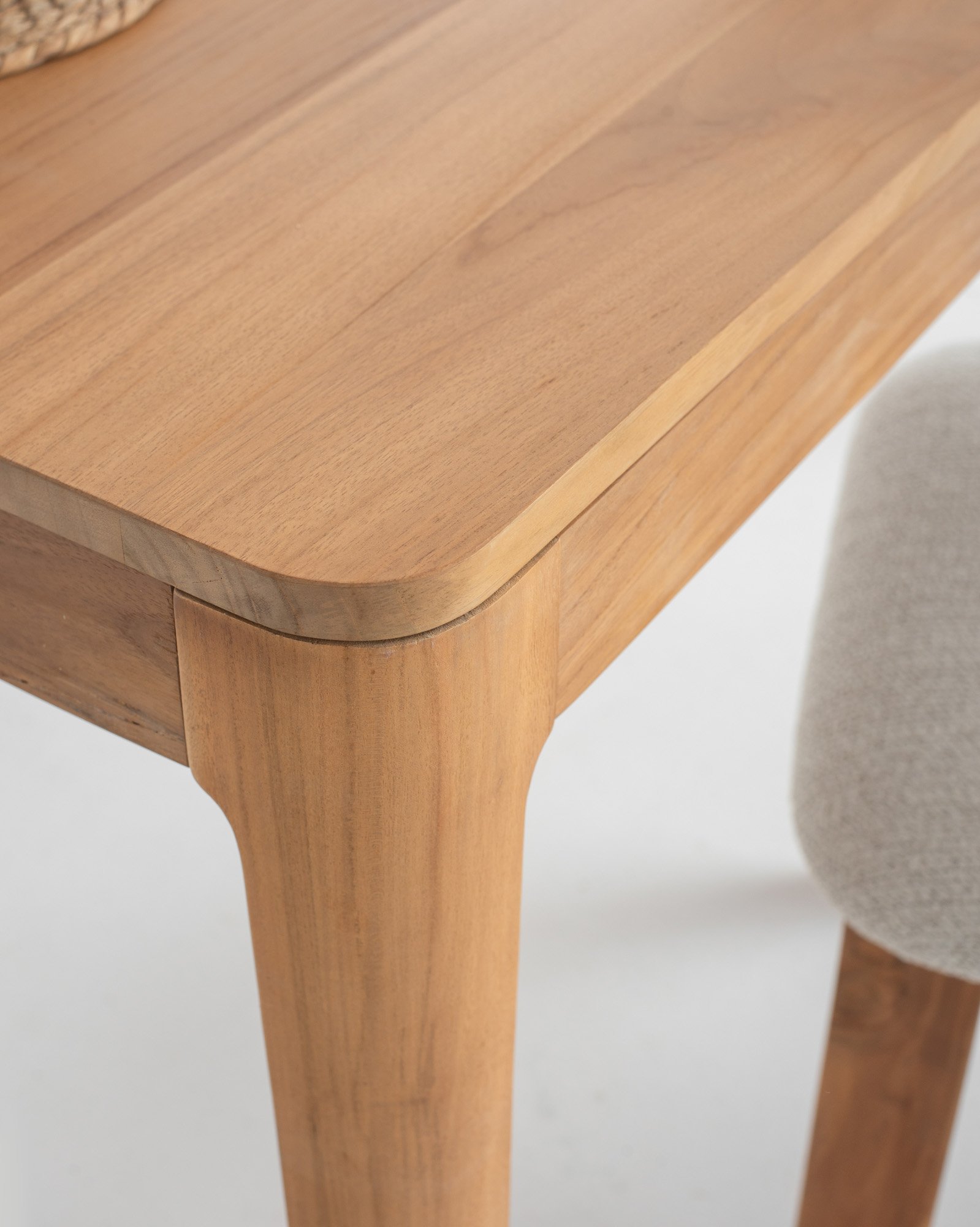 EXTENSION INDOOR DINING TABLE &LUNA CHAIR Thumbnail